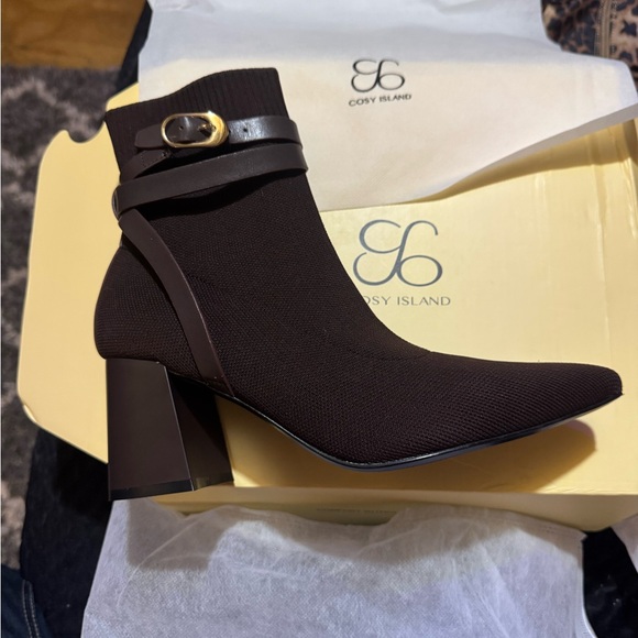 Cozy Island Strap Pointed Chunky Heeled Ankle Boots - Picture 2 of 8